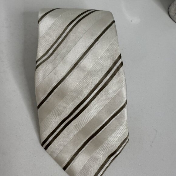Donald J. Trump Signature Collection Satin Silk Striped Necktie Ivory Classic - Picture 1 of 3